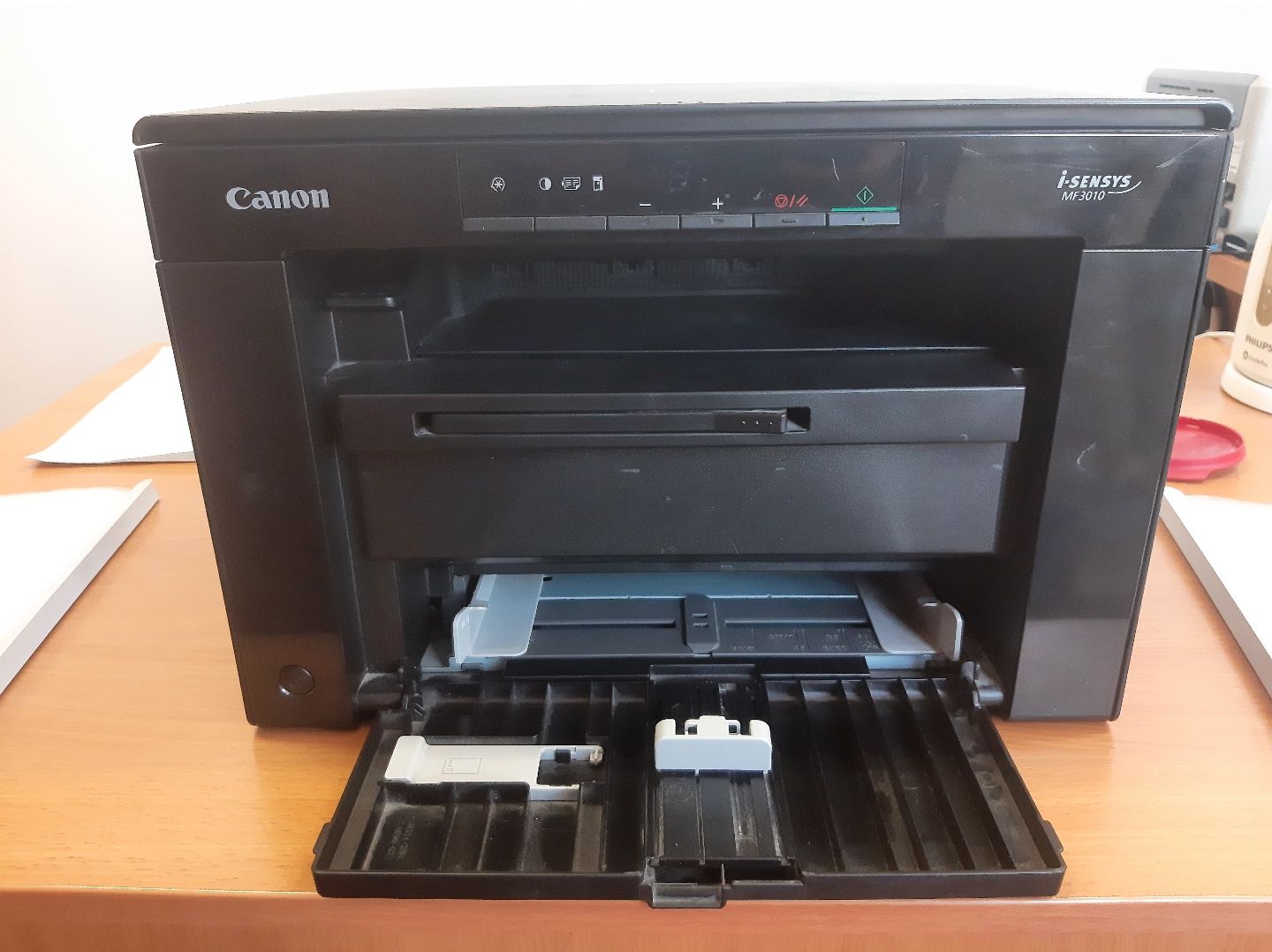 Продам принтер Canon в хорошем состоянии 3 в одном покупали за 150 тыс