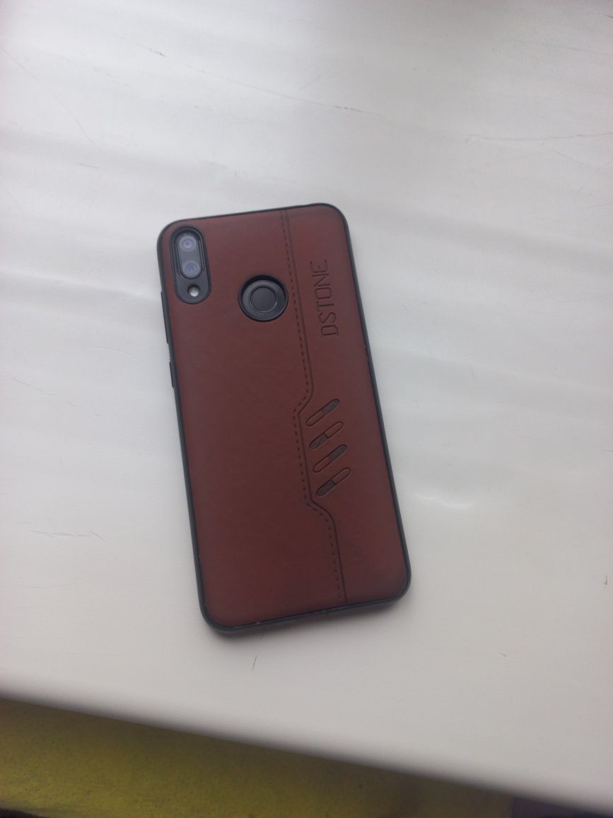 Продаётся телефон Huawei Y7