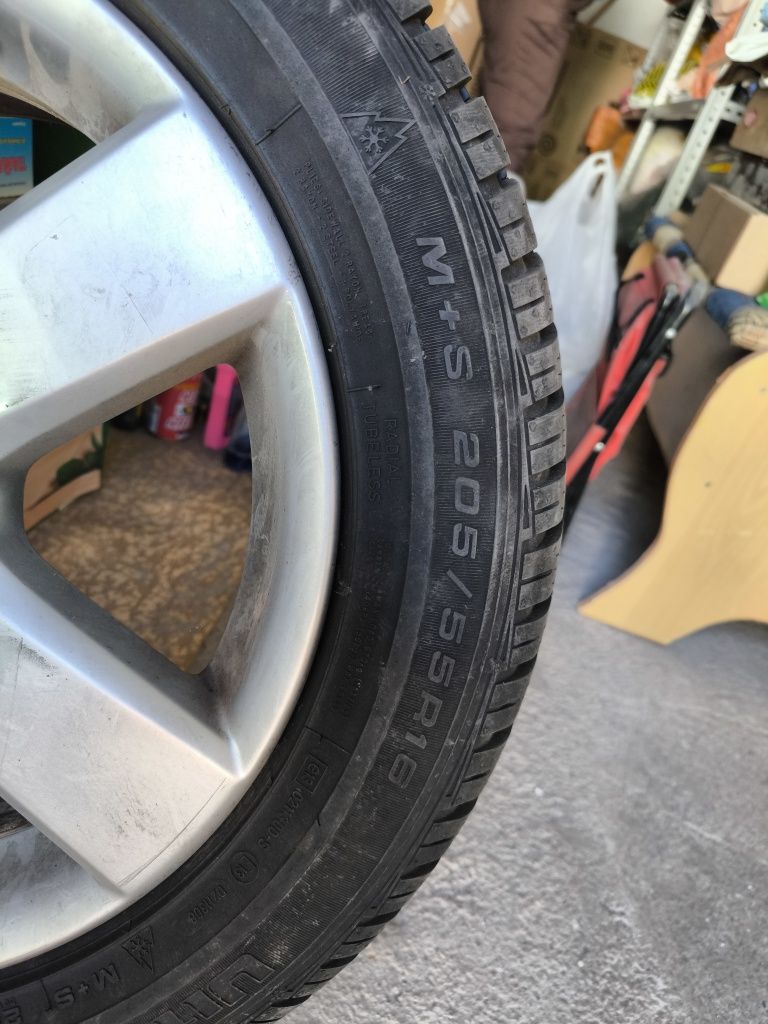Пара легкосплавных дисков R16 с резиной Good Year 205/55 R16 M+S