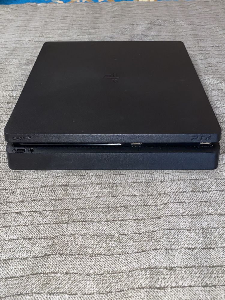 Продам Sony PlayStation 4