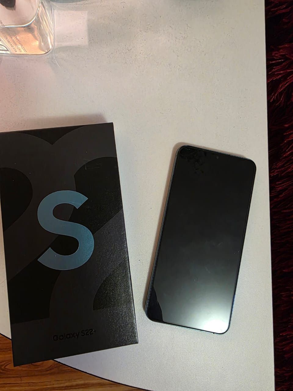 Продам смартфон Samsung S22 plus.