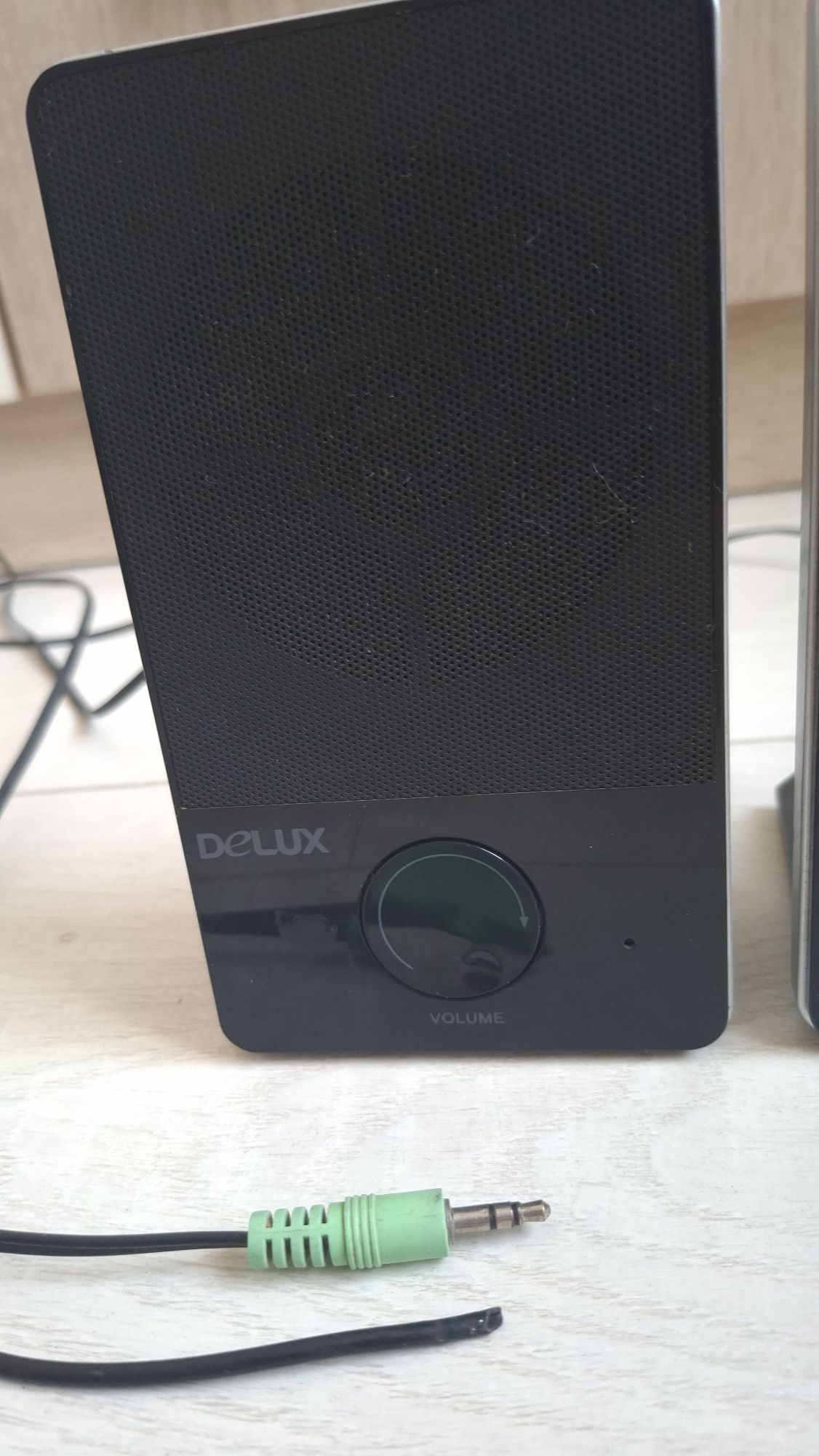 Колонки Delux 2.0 — на запчасти или ремонт