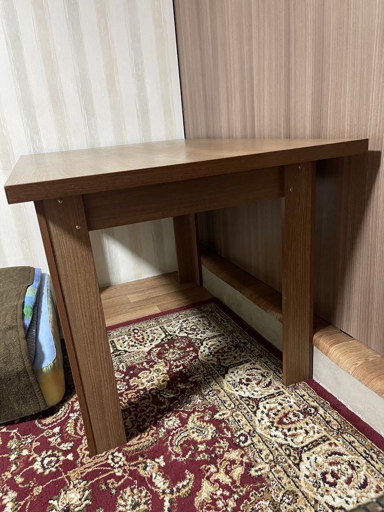 Кухонный стол
