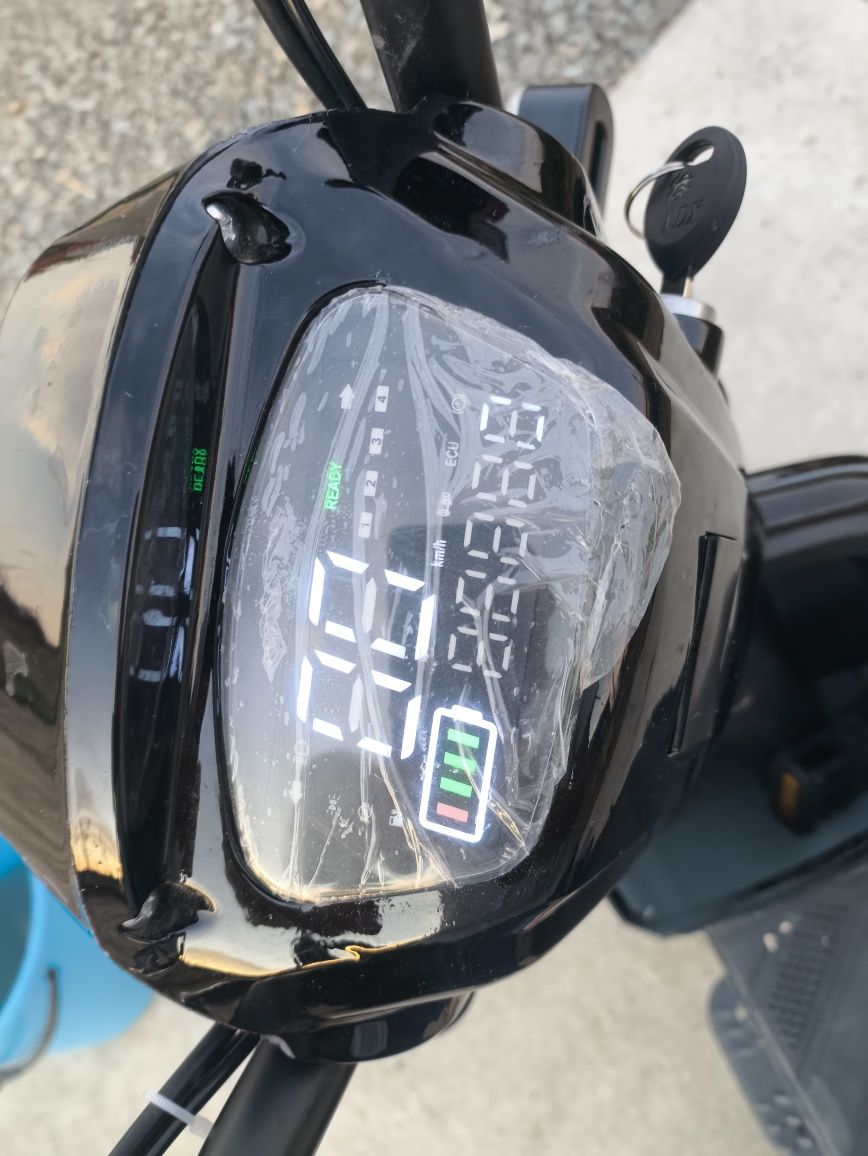 Срочно! Продаю электровелосипед sk8 новый