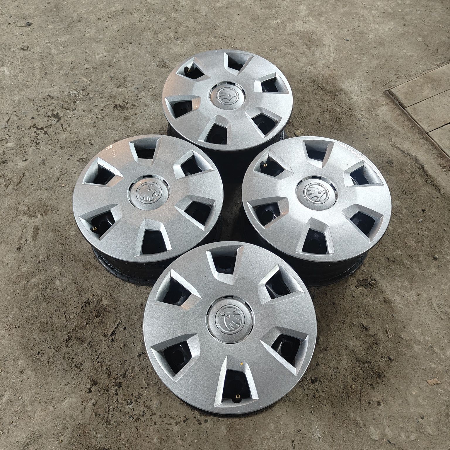R15 PCD 5*100 Комплект штампованных дисков