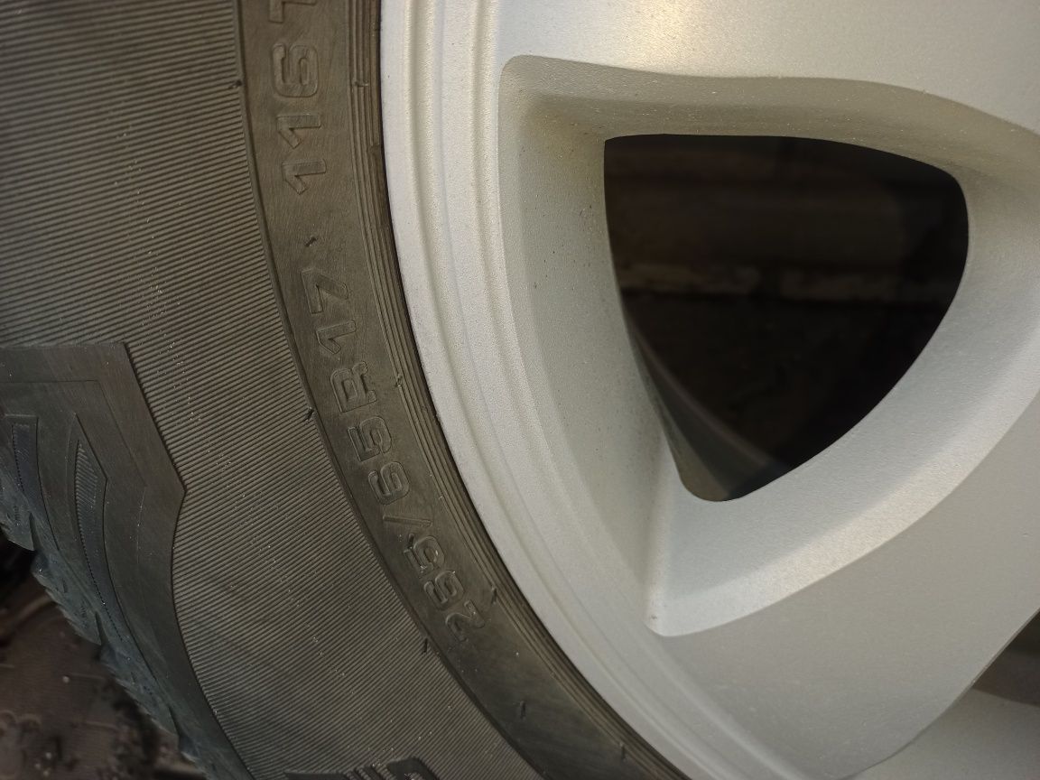 Шины зима. 265/65 R17