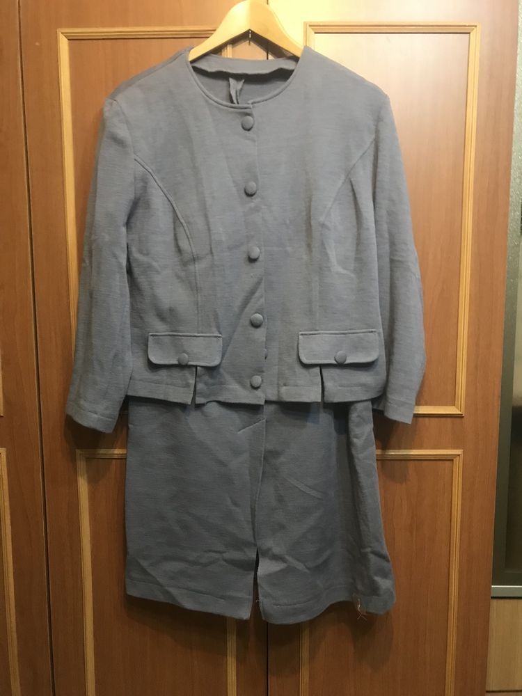 Платья разные 48 - 50 р, костюмы