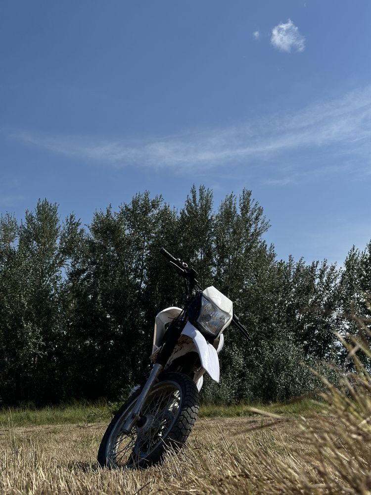 Эндуро yaqi 250.