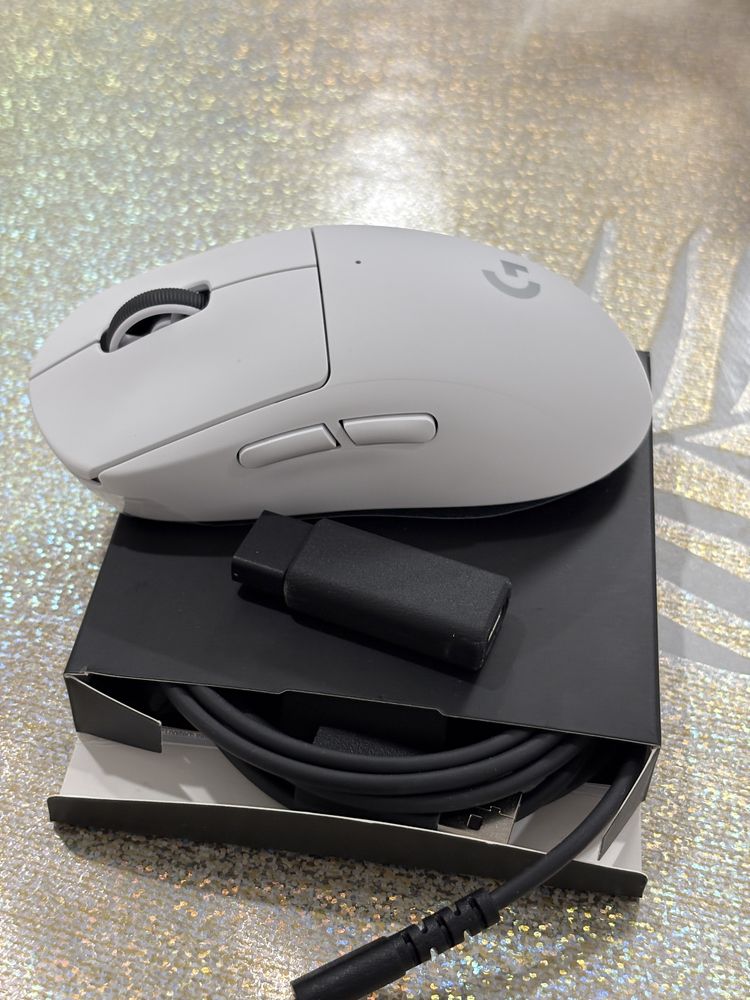 Мышь Logitech G Pro X Superlight 2 белый