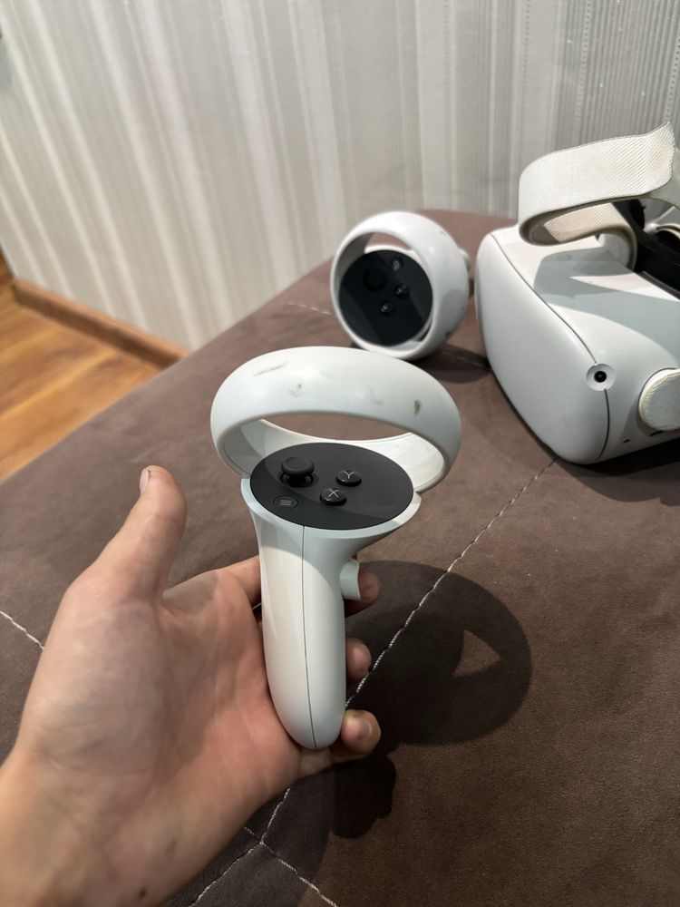 Продам очки VR Meta Quest 2