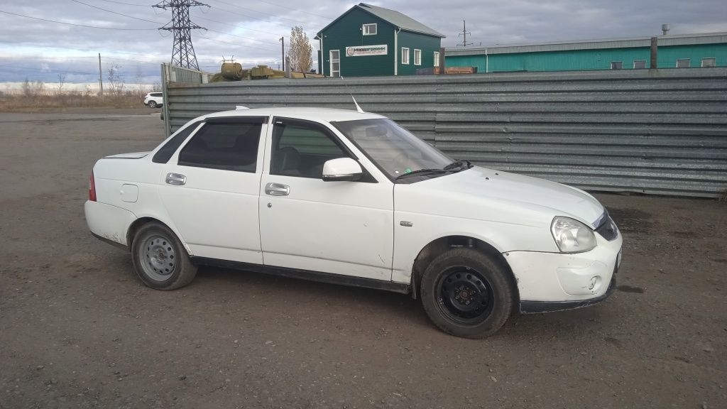Продам Приору 2012года.