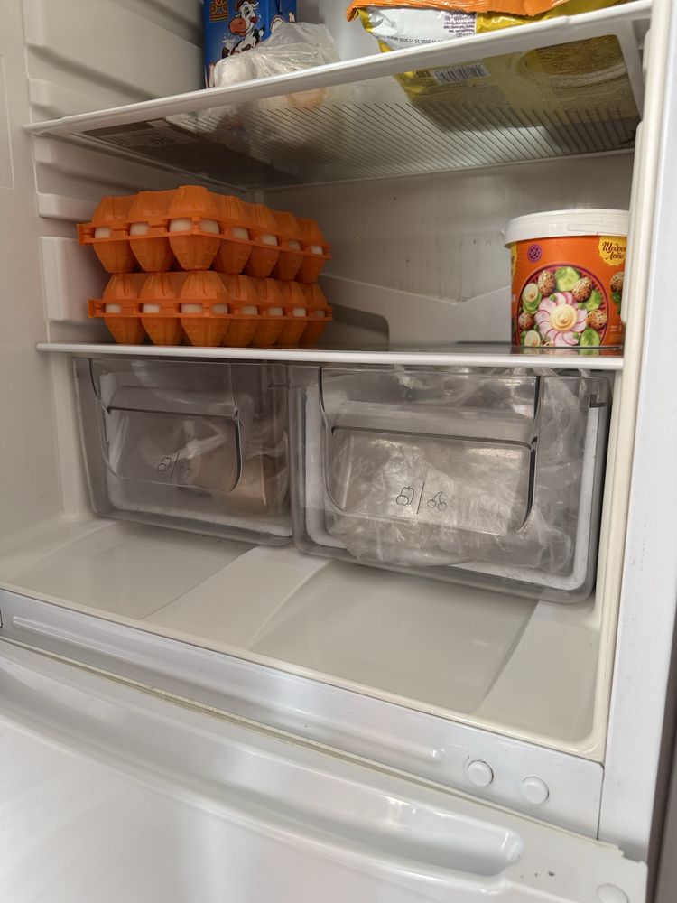 Продается Холодильник INDESIT