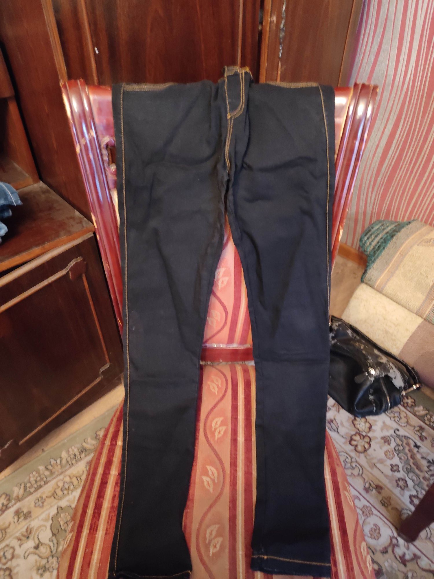 Продам брюки жынсы
