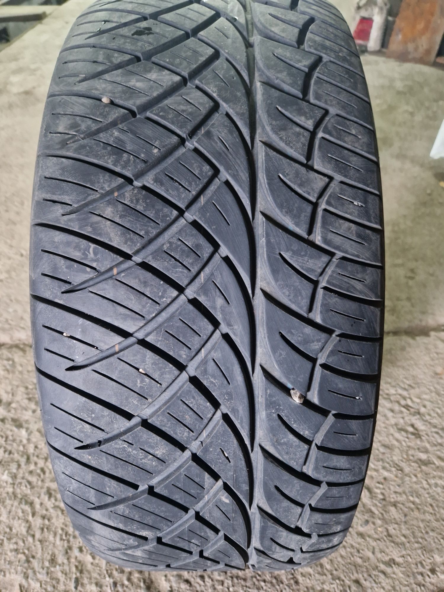 Продам шины от лексус 570