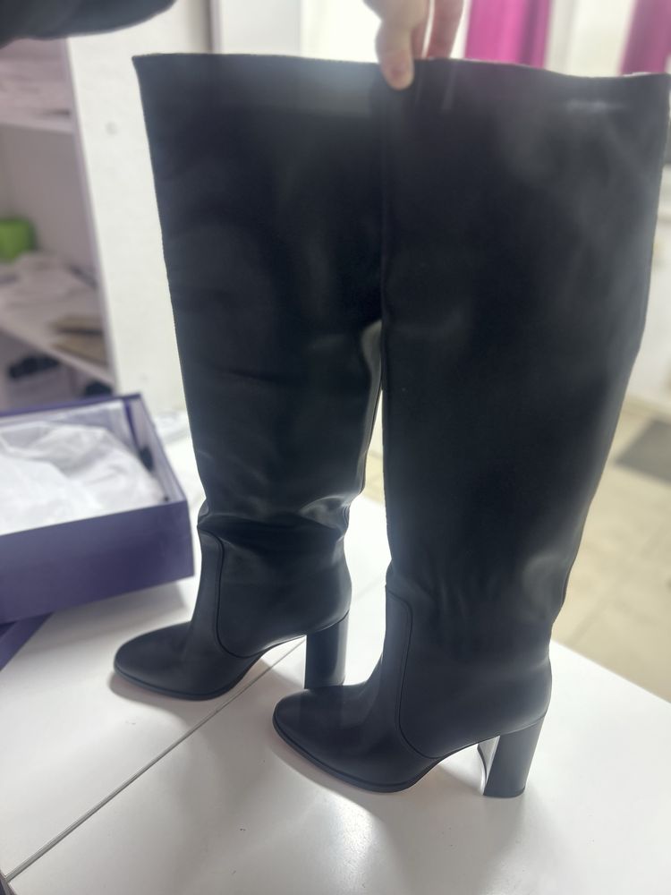 Срочно продам женские сапоги кожанные‼️
