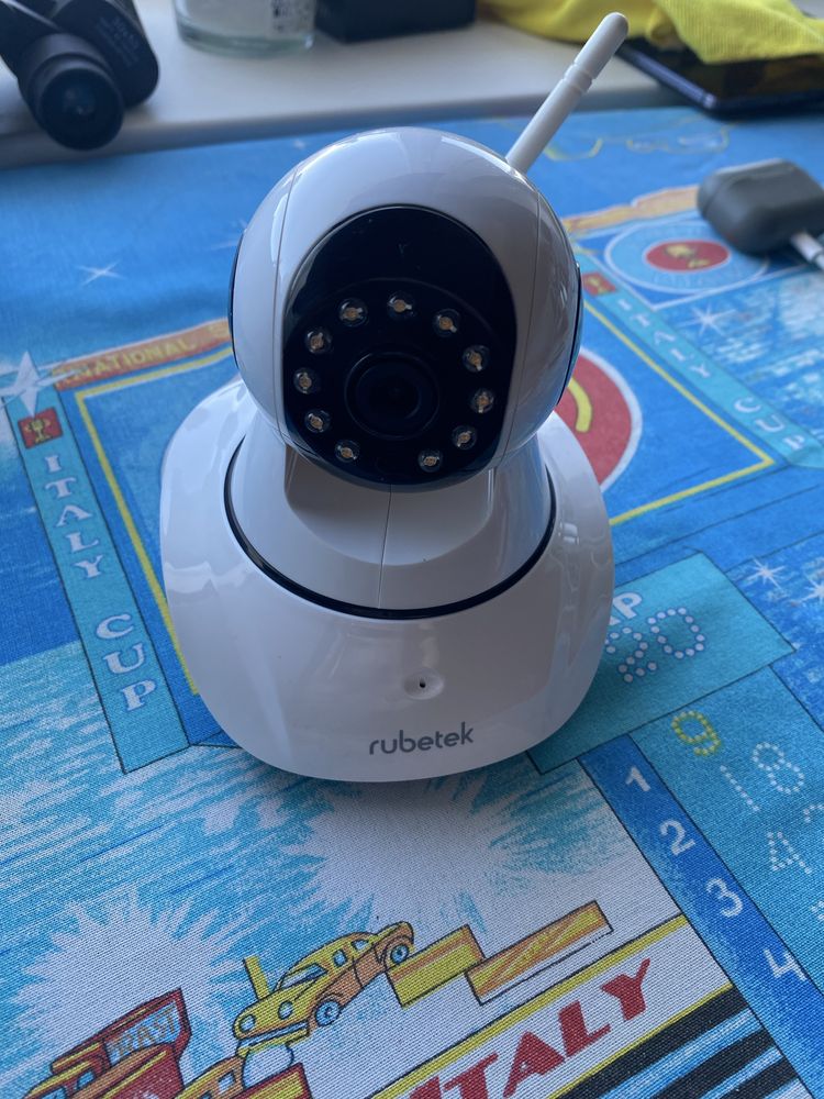 Поворотная WI-FI камера