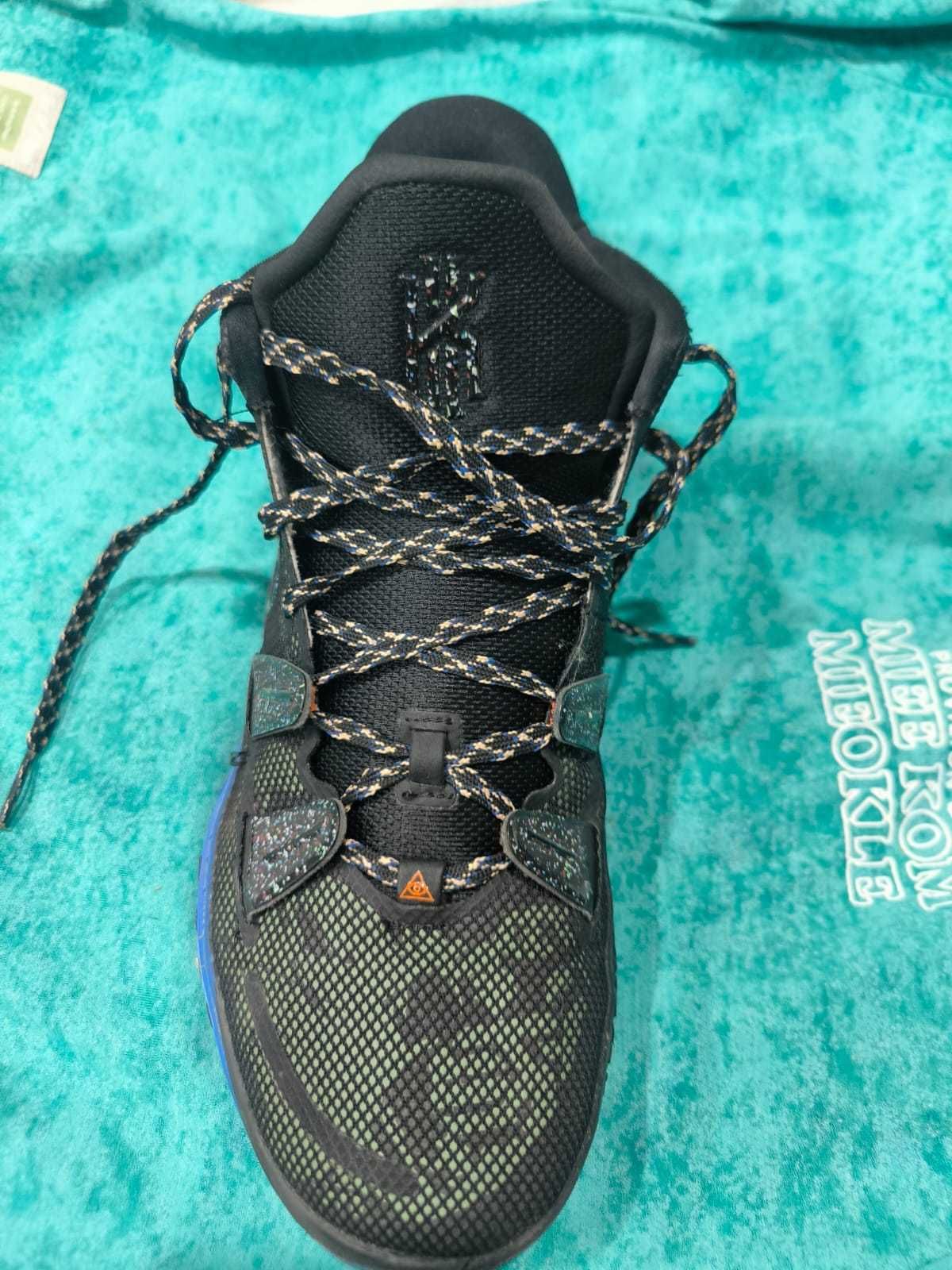 Кроссовки KYRIE 7.Хорошее состояние. 43 размерр