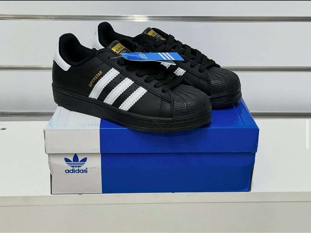 Adidas Superstar