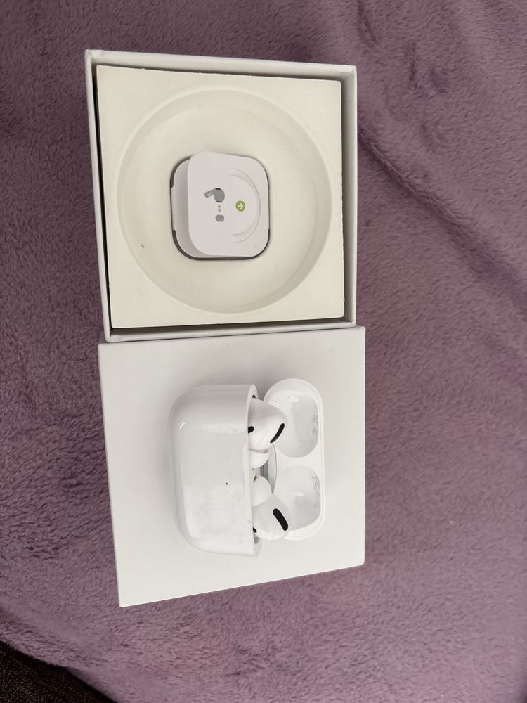 Airpods pro в хорошем состояниии