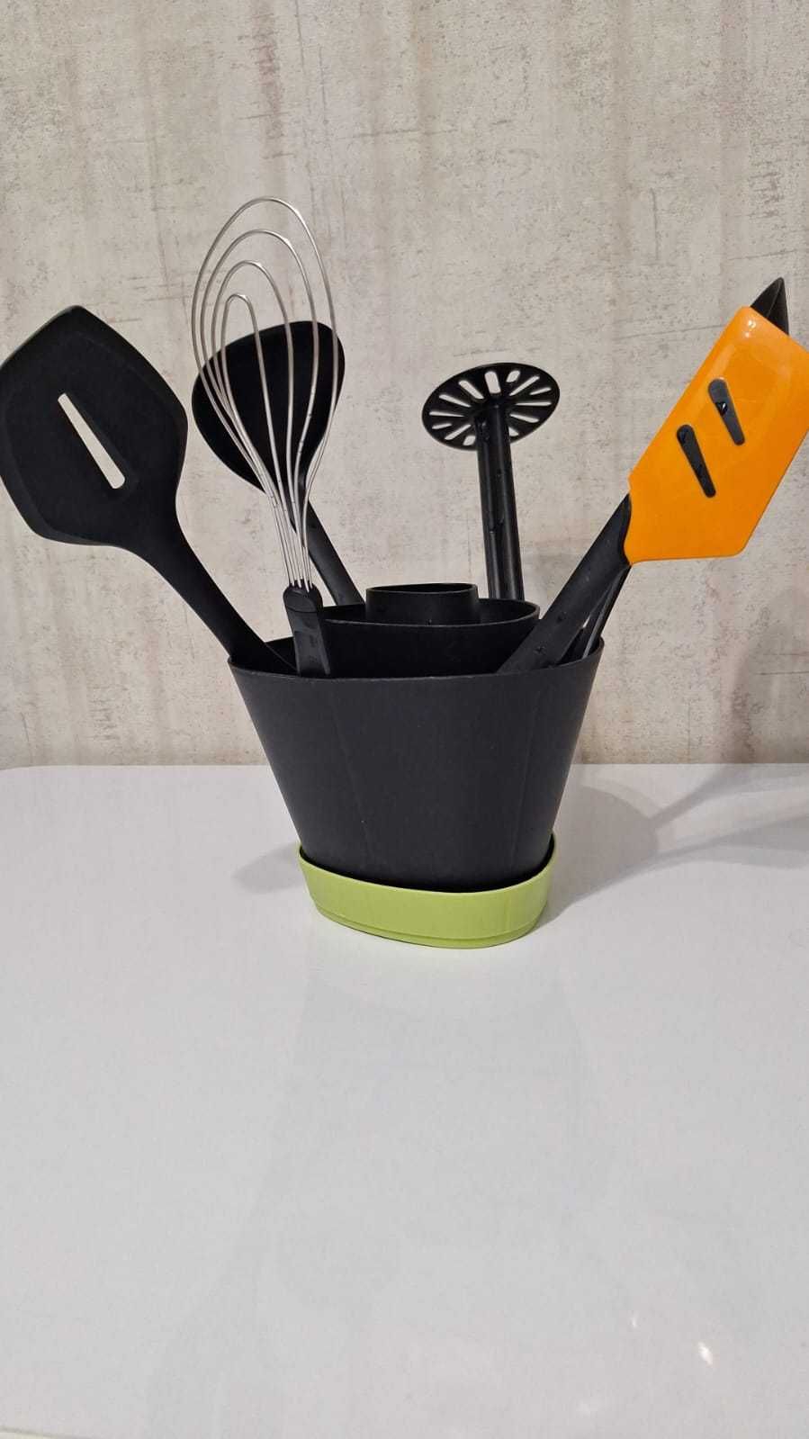 Tupperware продам набор поварешек