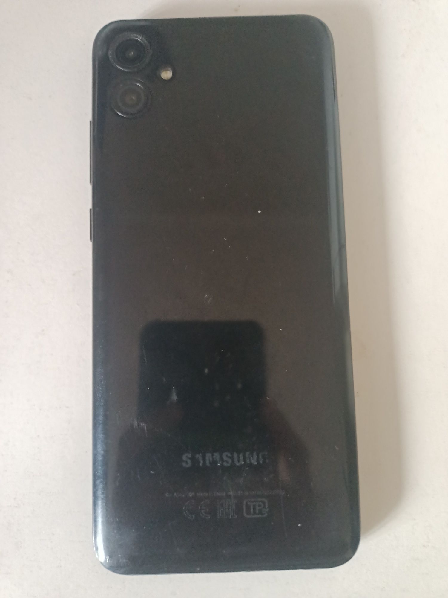 Продам Samsung A04