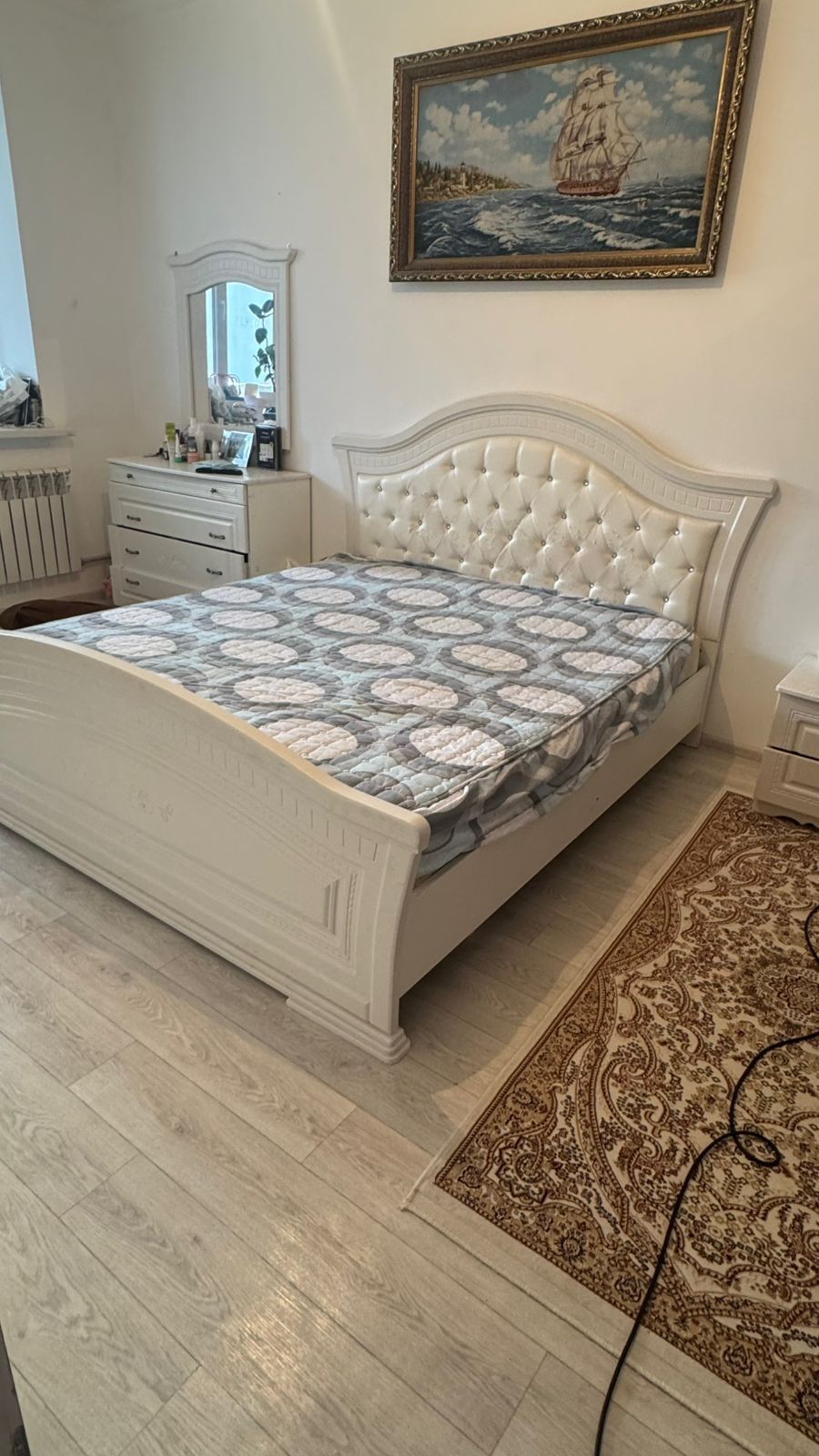 Спальная кровать