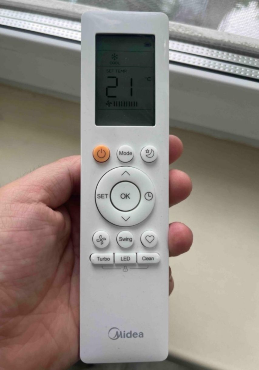 Кондиционер Midea MSAG-09HRN1 белый + монтажный комплект