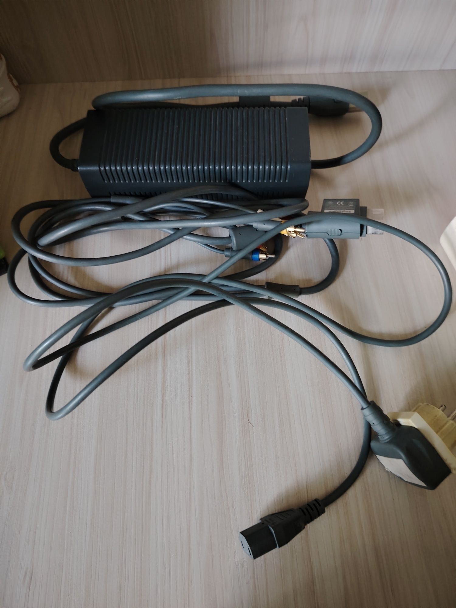 Срочно продам хbox 360
