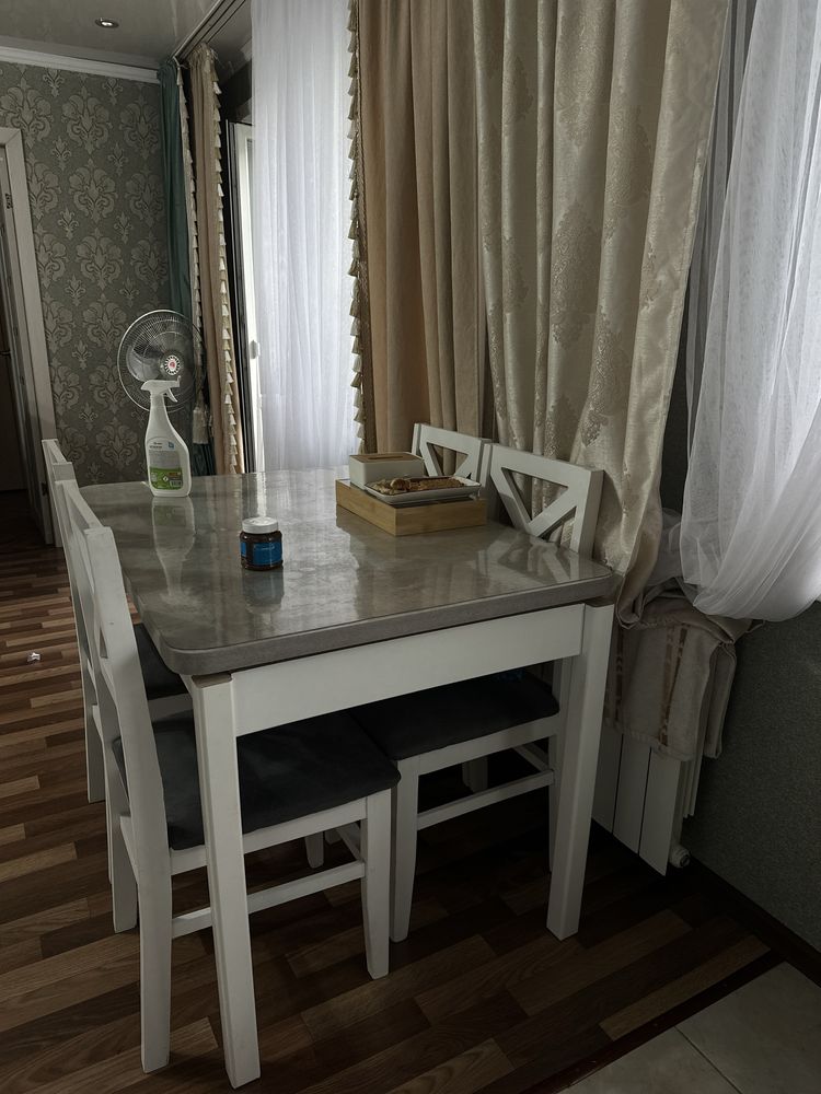 срочно Продам стол в хорошем состоянии