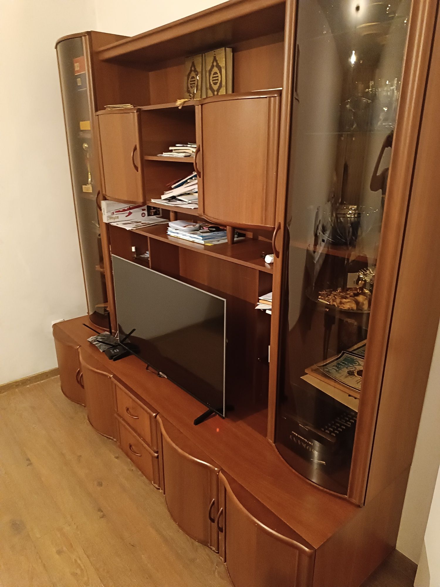 Хорошая беларуская стенка для зала
