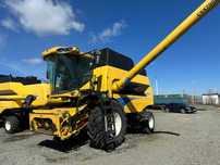 Комбайн New Holland CSX7050