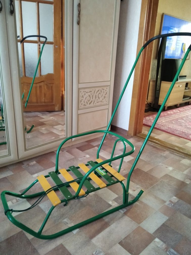 Продам срочно санки детские
