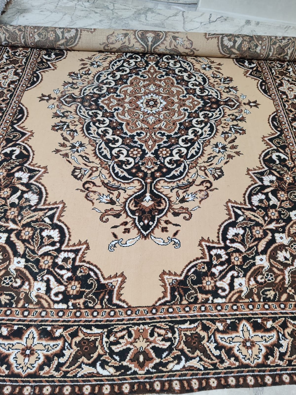 ковер сатылады 2 шт,15000,8000
