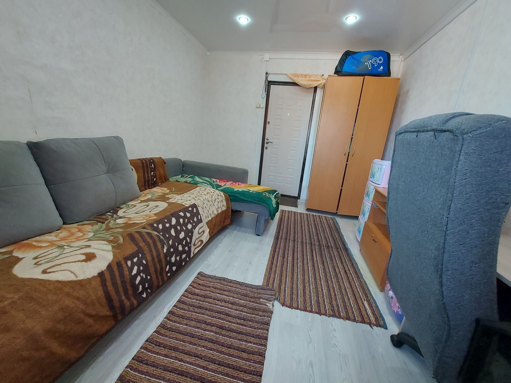 Продам комнату в общежитии  14 кв.м.р-н Жас-Оркен.Дср.Коктобе.е