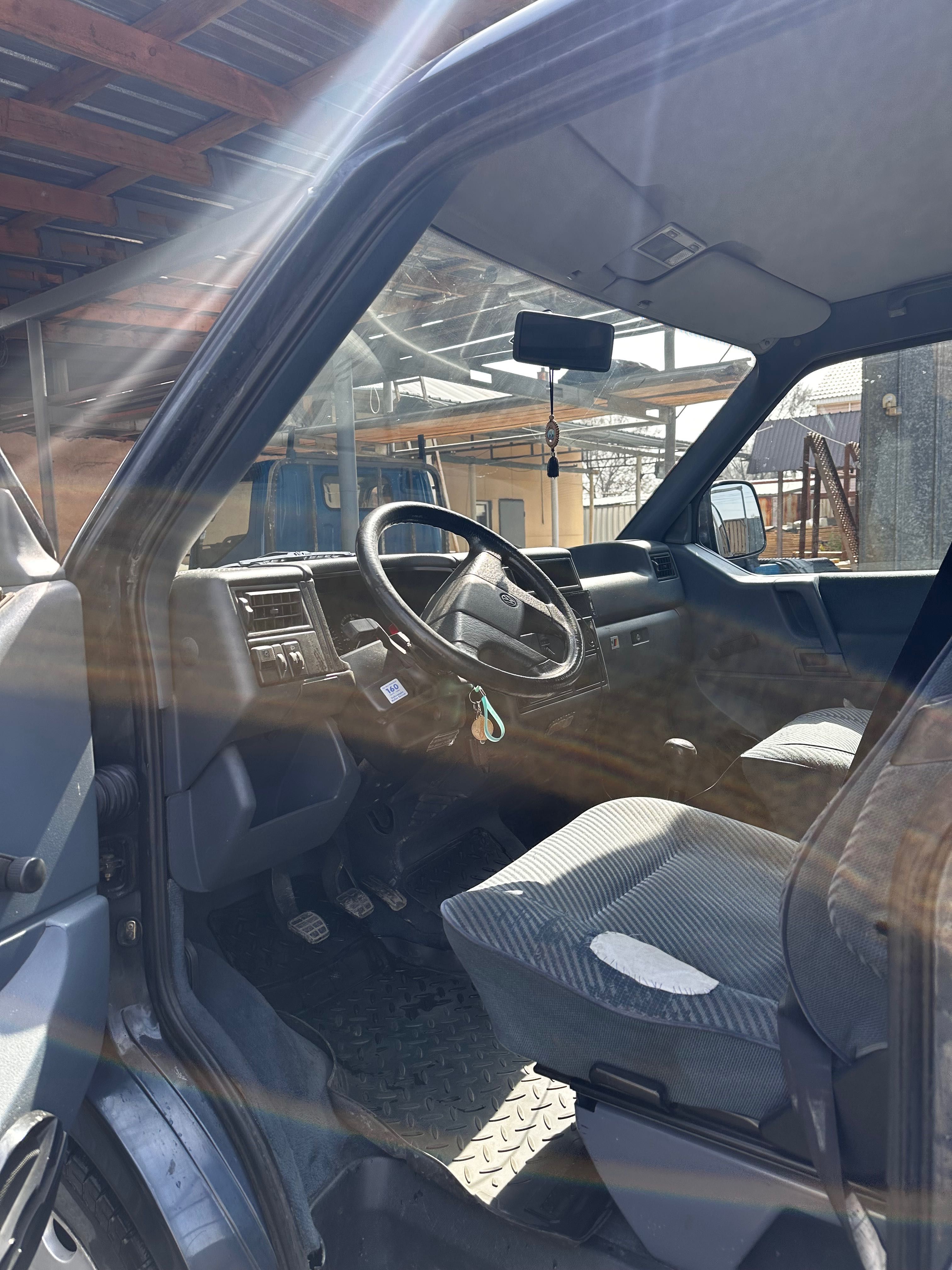 Volkswagen T4, минибус 2.5