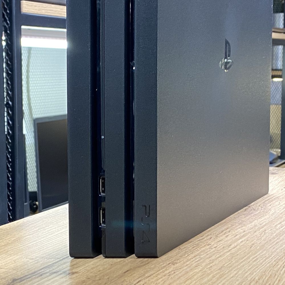 Sony PlayStation 4 Pro, 1 TB, 1 джойстик, 9757/А10