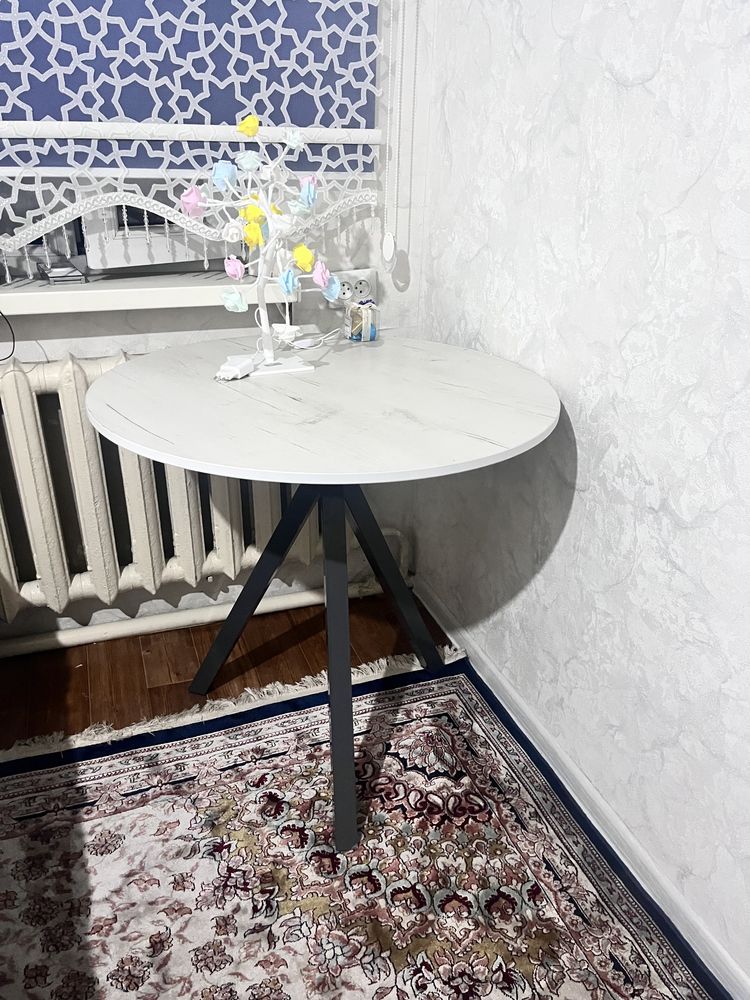 Срочно продам новый стол