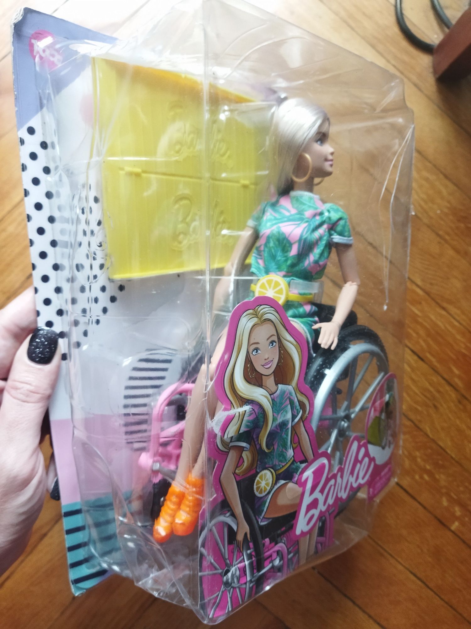 Barbie / Куклы Барби в коляске (каждая за 19 500)