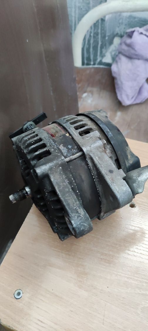 Продам электрогенератор от Лексуса GS300
