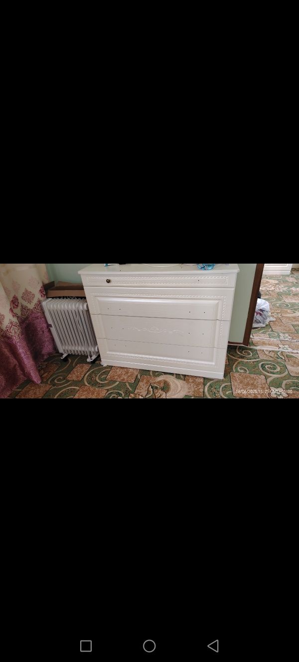 Спальный гарнитур