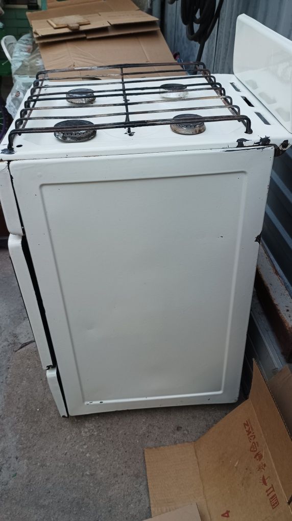 Продам газовую плиту