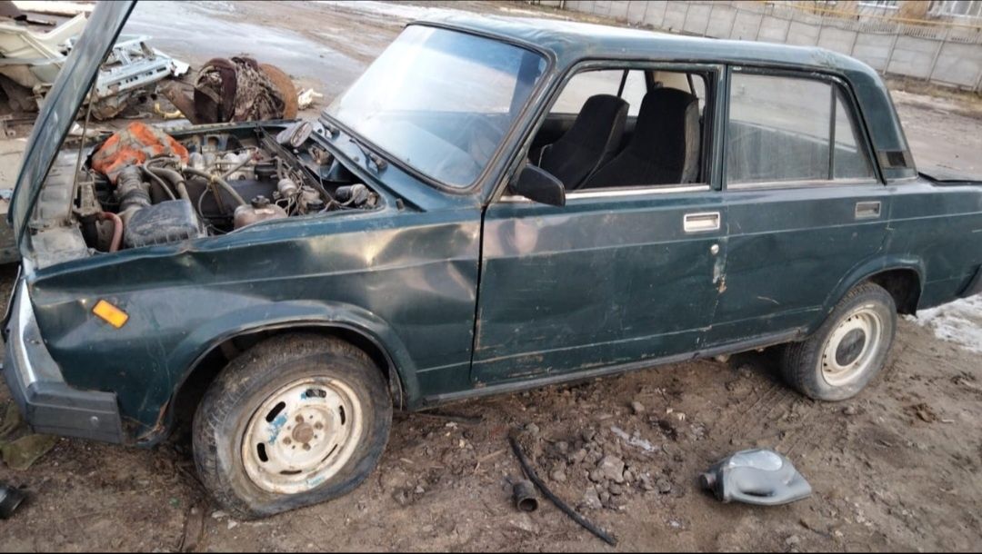 Продам по запчастям кому что нужно обращайтесь.