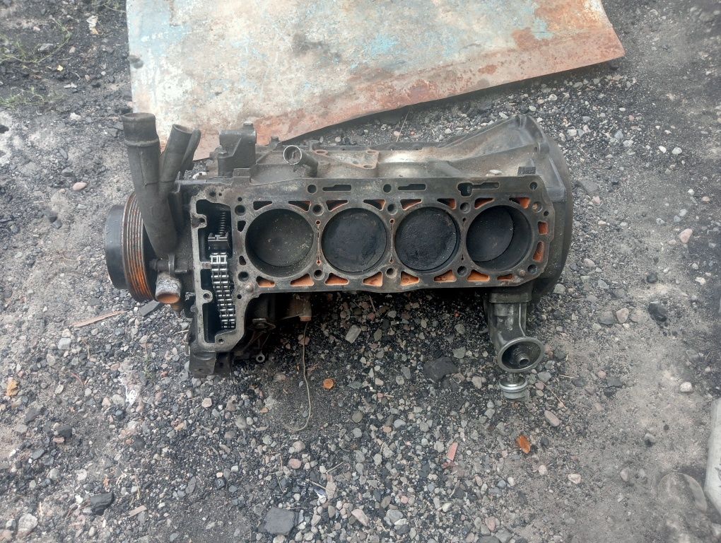W124 Двигатель 102 2.3  без ГБЦ