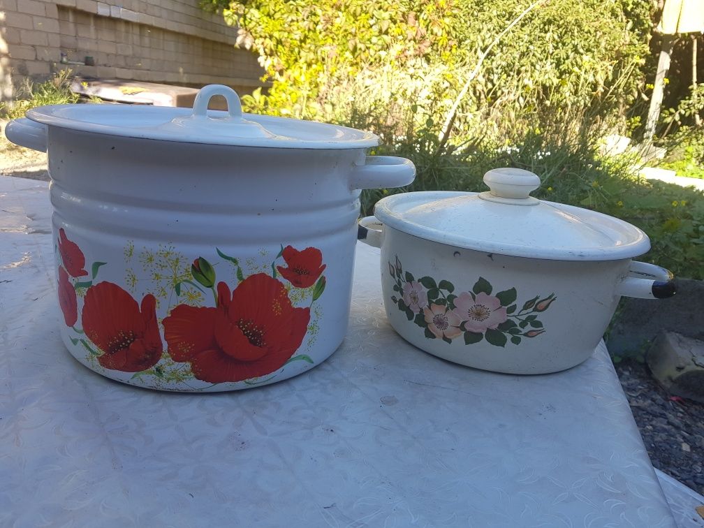 Кастрюля,сковородка ,,хлебница,мантоварка,чайник