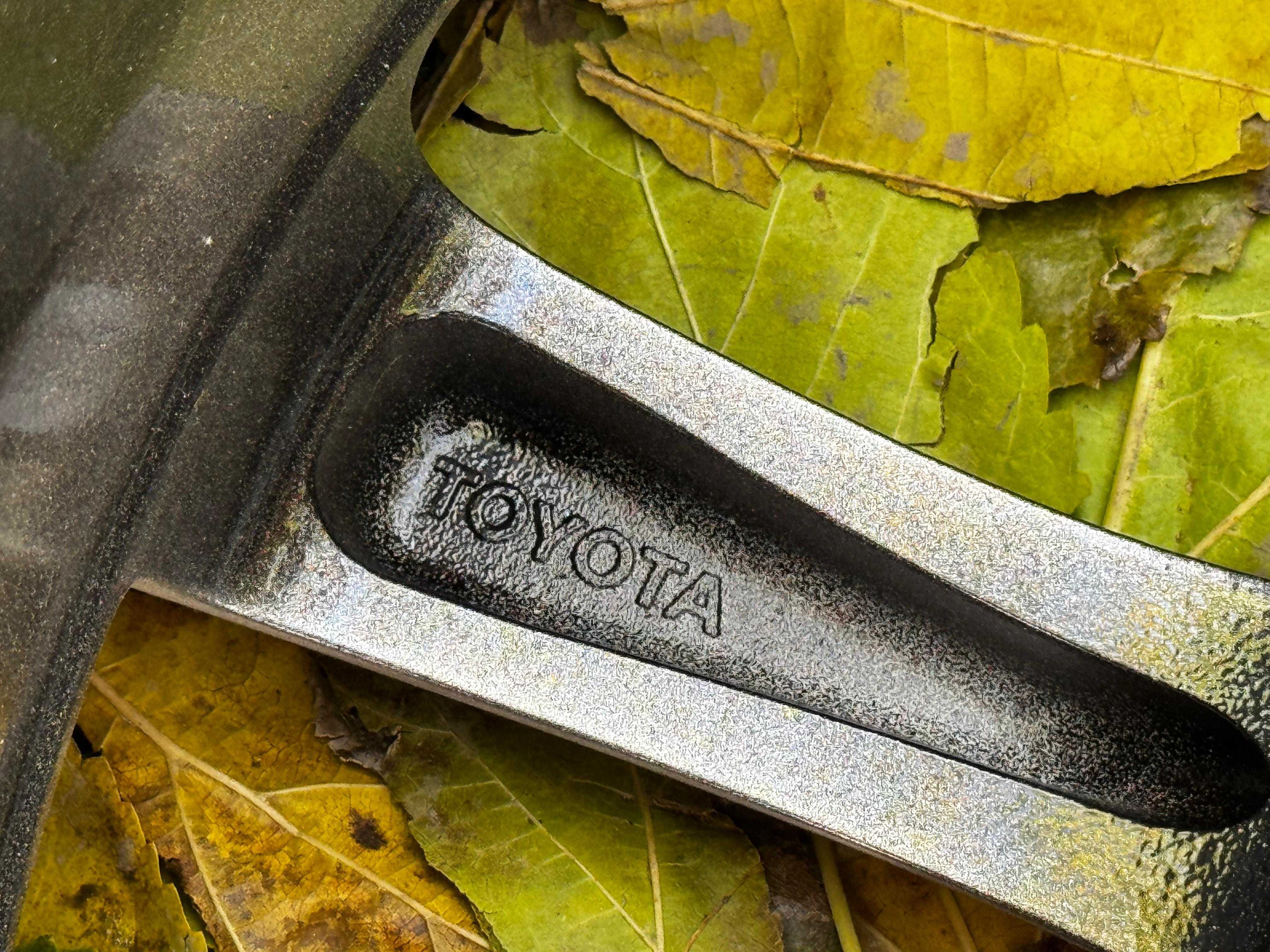 Диски R18 оригинальные TOYOTA  LEXUS