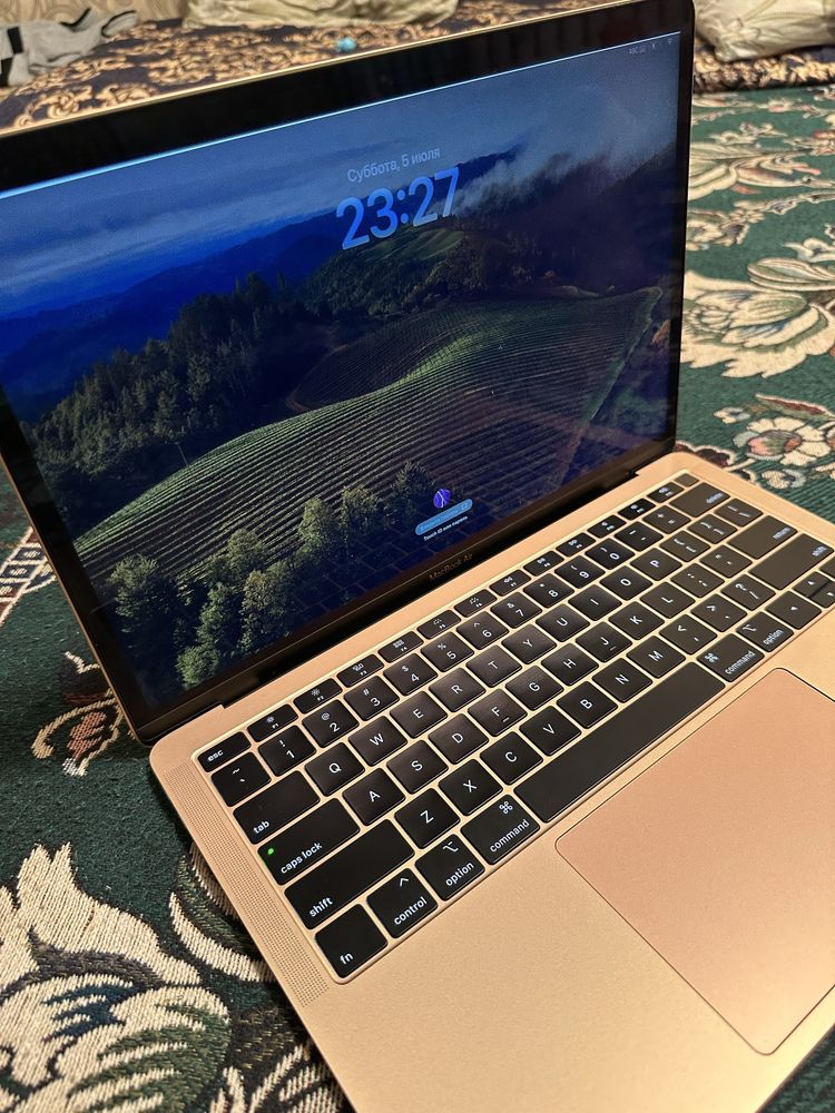 MacBook Air 13 (2018]