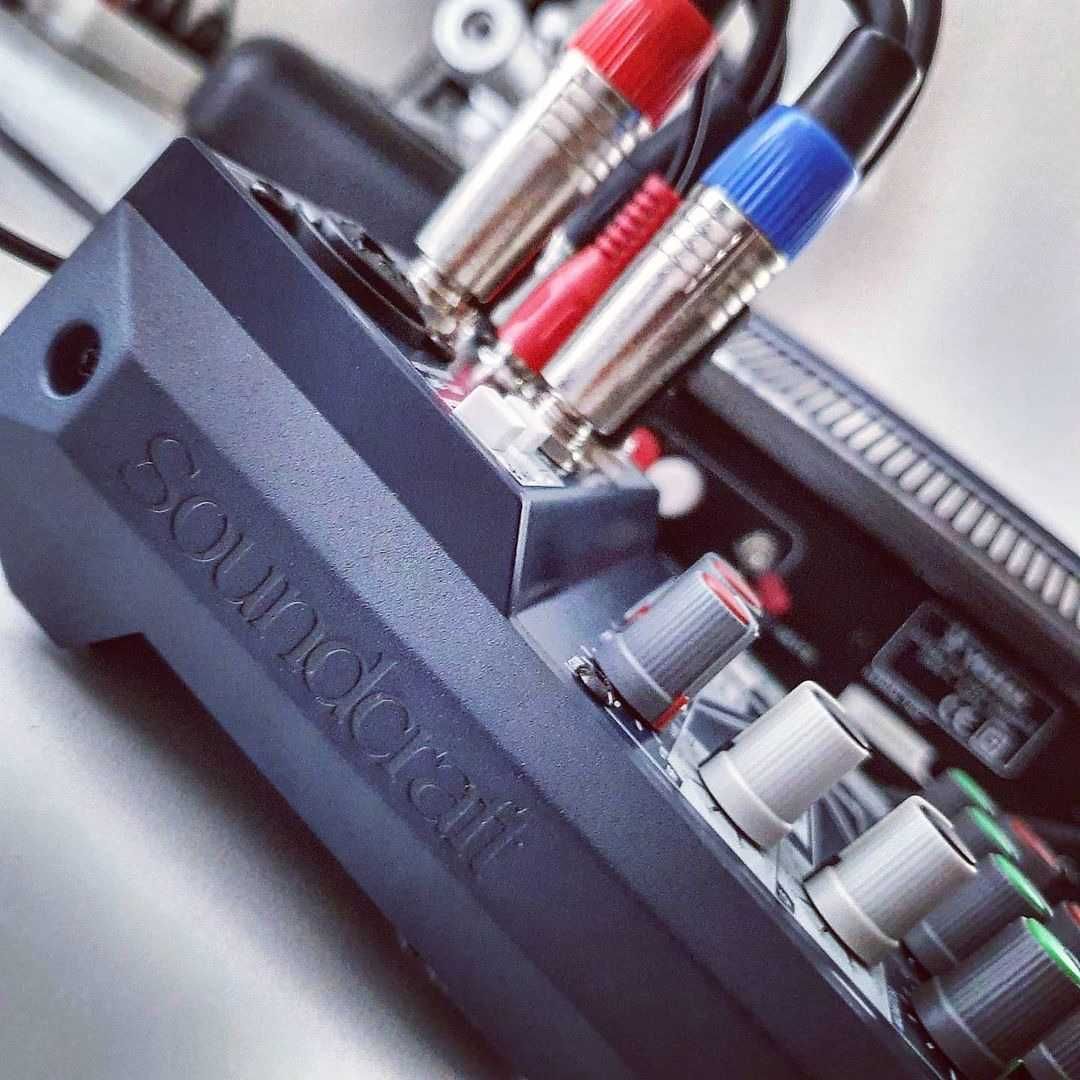 Микшерный пульт Soundcraft Notepad-8FX