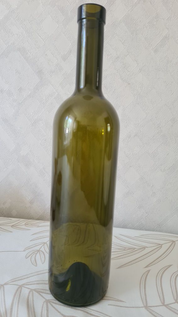 Бутылки " Бордо " продаются