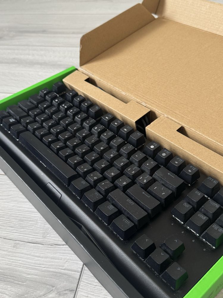 Продам игровую клавиатуру Tenkeyless v3