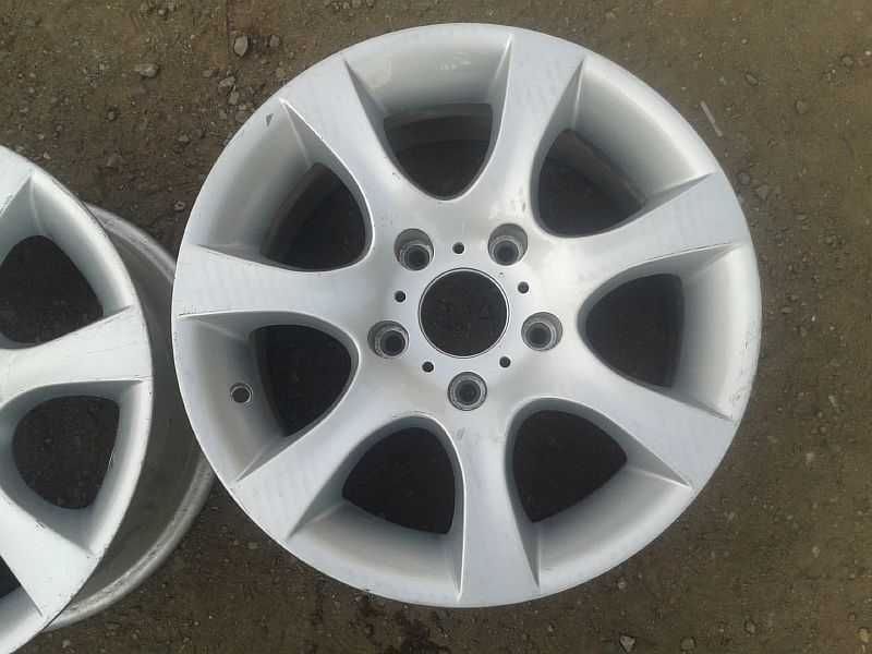 Продам 2 оригинальных легкосплавных диска R15